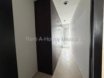 Casa en Venta, Real de Juriquilla, 193m2, Amplios espacios y excelente iluminación natural, 3 rec 2.5 baños, jardín privado con asador, Gran ubicación