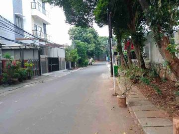 Dijual dibawah harga beli, tanah strategis pinggir jalan di Menteng dalam Jakarta selatan