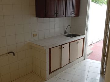 SE ARRIENDA CASA 2 ALCOBAS EN SANTANA
