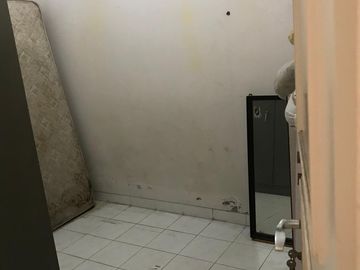 Dijual Rumah 2 Lantai Siap Huni Jakarta Timur - LT 161m² (10x16) LB 234m² SHM Nego