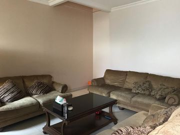 Dijual Rumah 2 Lantai Siap Huni Jakarta Timur - LT 161m² (10x16) LB 234m² SHM Nego