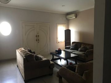 Dijual Rumah 2 Lantai Siap Huni Jakarta Timur - LT 161m² (10x16) LB 234m² SHM Nego
