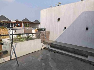 Dijual Rumah 3lt lokasi strategis, dekat tol Full Bangunan Puri 11 Residen Karang Tengah Tangerang
