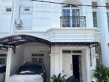 Rumah cluster 2 lantai bisa nego, akses mudah dan strategis di Cipayung, Jakarta Timur
