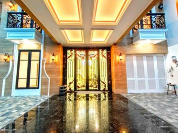RUMAH MEWAH BARU RENOVASI FULL MARMER SHM 2 LANTAI BRAND NEW FURNISHED  VILLA KELAPA GADING