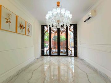 RUMAH MEWAH BARU RENOVASI FULL MARMER SHM 2 LANTAI BRAND NEW FURNISHED  VILLA KELAPA GADING