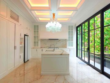 RUMAH MEWAH BARU RENOVASI FULL MARMER SHM 2 LANTAI BRAND NEW FURNISHED  VILLA KELAPA GADING