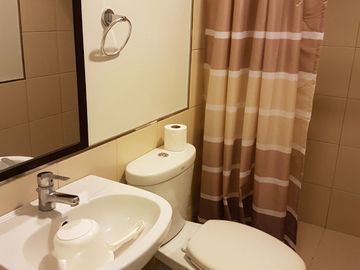 FOR LEASE – 2 Bedroom Condo + 2 T&B + One Parking Slot in Aston, Two Serendra, BGC Taguig