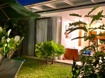 Villa Mewah Uluwatu Bali, Private Villa Dijual Lokasi Premium. baru selesai renovasi, SHM ada di pink zone. bagus untuk investasi ROI tinggi