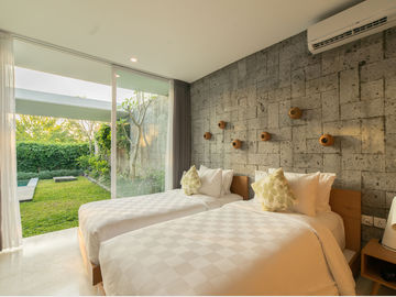 Villa Mewah Uluwatu Bali, Private Villa Dijual Lokasi Premium. baru selesai renovasi, SHM ada di pink zone. bagus untuk investasi ROI tinggi