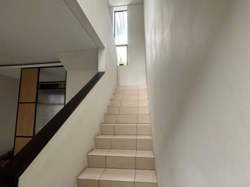 Dijual Rumah di Kota Baru Parahyangan, Semi Furnished Tatar Lokacitra