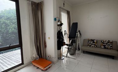 DIJUAL Rumah Siap Huni sudah renov Di The Avani
