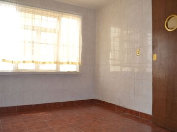 Inmueble en Renta en Toluca, Ideal para Oficinas, Escuela o Consultorios