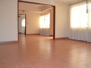 Inmueble en Renta en Toluca, Ideal para Oficinas, Escuela o Consultorios