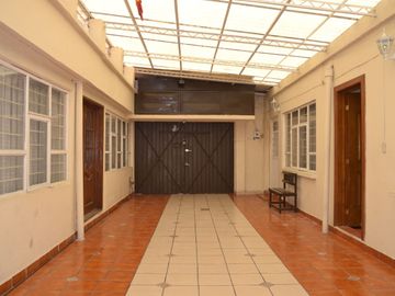 Inmueble en Renta en Toluca, Ideal para Oficinas, Escuela o Consultorios