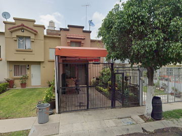 ¡Donde empieza tu nueva historia (a un precio que pocos conocen)! Venta de linda casa en remate bancario, FRACC. URBI QUINTA MONTECARLO, TONALA, JAL.