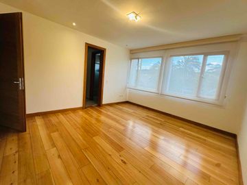 Casa LUJO  ALQUILER 5 dormitorios+estudio+servicio CUMBAYÁ La Viña