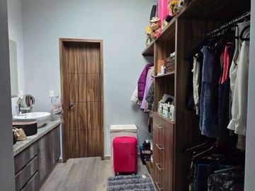 CASA EN VENTA | CONDADO DEL VALLE – BAKEIRA