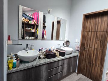 CASA EN VENTA | CONDADO DEL VALLE – BAKEIRA