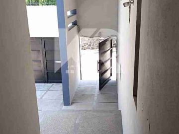 ¡CASA EN RENTA! | VISTA HERMOSA | $45,000.00 MXN MENSUALES. RESIDENCIA CON UBICACIÓN EN ESQUINA, DOBLE ACCESO, SIN SEGURIDAD.