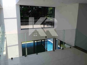 ¡CASA EN RENTA! | VISTA HERMOSA | $45,000.00 MXN MENSUALES. RESIDENCIA CON UBICACIÓN EN ESQUINA, DOBLE ACCESO, SIN SEGURIDAD.