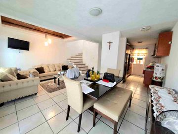 Casa en Venta en Real de los Naranjos sobre Avenida comercial o habitacional