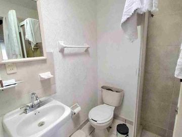 Casa en Venta en Real de los Naranjos sobre Avenida comercial o habitacional