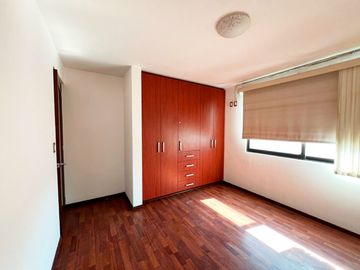 Disfruta del área verde al frente de esta casa en venta, Fracc. privado, vigilancia 24/7 Equipada  ✨con paneles solares