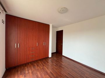 Disfruta del área verde al frente de esta casa en venta, Fracc. privado, vigilancia 24/7 Equipada  ✨con paneles solares