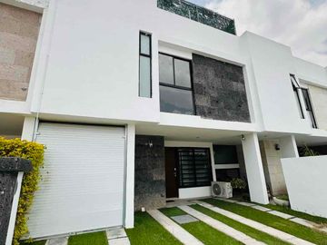 Casa con Roof garden asador y jacuzzi