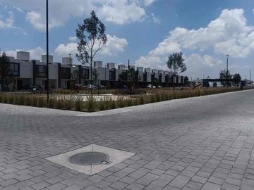 CASA AMUEBLADA EN RENTA EN TOLUCA CERCA DEL AEROPUERTO Y PARQUE INDUSTRIAL 2000