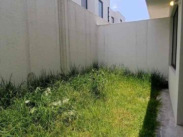 CASA AMUEBLADA EN RENTA EN TOLUCA CERCA DEL AEROPUERTO Y PARQUE INDUSTRIAL 2000