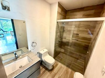 Renta Departamento SemiAmueblado en Col. Ladron de Guevara, Guadalajara, Jal.