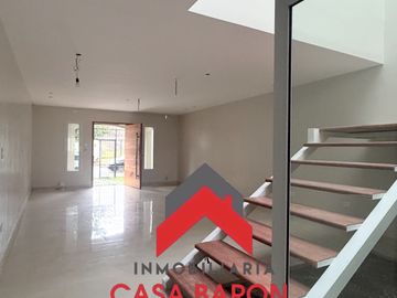 VENTA A ESTRENAR CASA DE CATEGORIA TRES CERRITOS