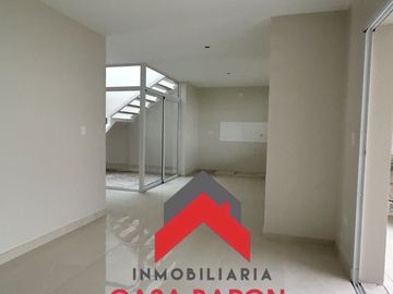 VENTA A ESTRENAR CASA DE CATEGORIA TRES CERRITOS