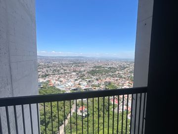 Departamento Amueblado en Renta y Venta | Adamant Querétaro | Piso 20 con Vista