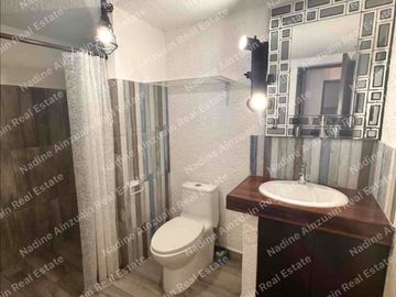 SE RENTA DEPARTAMENTO AMUEBLADO Y REMODELADO. LISTO PARA OCUPAR! MUY CENTRICO, POR AV. KABAH Y LA LUNA. 2 RECÁMARAS, 1.5 BAÑOS.