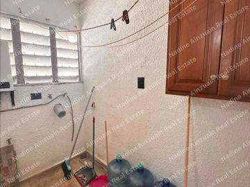 SE RENTA DEPARTAMENTO AMUEBLADO Y REMODELADO. LISTO PARA OCUPAR! MUY CENTRICO, POR AV. KABAH Y LA LUNA. 2 RECÁMARAS, 1.5 BAÑOS.