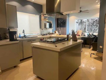 Casa en Renta amueblada y equipada en Pedregal de la Huasteca Santa Catarina Nuevo León