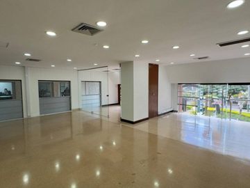 Local en Arriendo en Milla de Oro, Poblado Medellín Antioquia