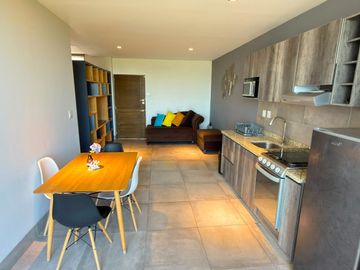 DEPARTAMENTO FLEX AMUEBLADO EN RENTA LEON GTO ZONA NORTE CON ROOF GARDEN PRIVADO A 5 MIN DEL PARQUE LOS CÁRCAMOS.