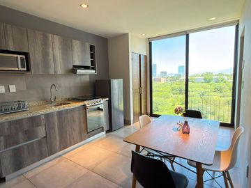 DEPARTAMENTO FLEX AMUEBLADO EN RENTA LEON GTO ZONA NORTE CON ROOF GARDEN PRIVADO A 5 MIN DEL PARQUE LOS CÁRCAMOS.