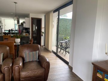 Departamento de 123m2 con balcón, cerca del ABC, Lomas de Memetla