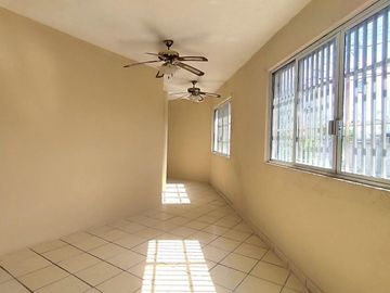 Local Comercial u Oficinas en Renta | Colinas de Santa Julia | Esquina | Cerca de Soriana Río Mayo