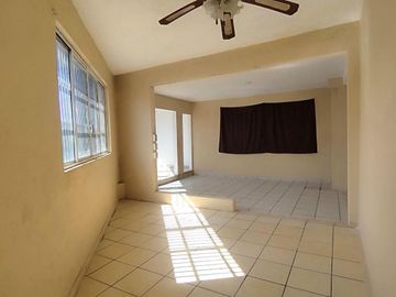 Local Comercial u Oficinas en Renta | Colinas de Santa Julia | Esquina | Cerca de Soriana Río Mayo