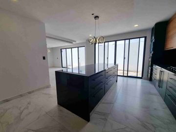 CASA EN VENTA EN LOMAS DE ANGELOPOLIS, PUEBLA