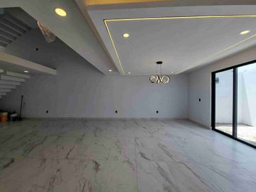 CASA EN VENTA EN LOMAS DE ANGELOPOLIS, PUEBLA