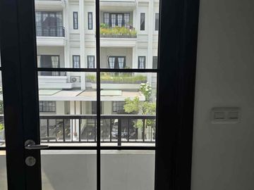 Sutera Winona alam sutera 3 lantai terawat semi furnish