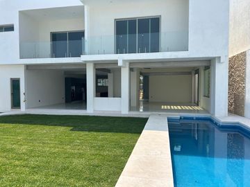 Casa nueva de 550 m2, en venta, alberca, jardín y seguridad en Fracc. Mascareño