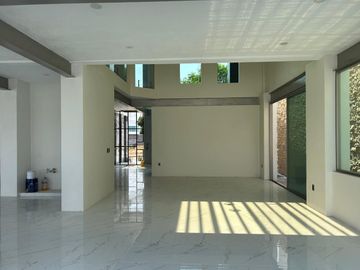 Casa nueva de 550 m2, en venta, alberca, jardín y seguridad en Fracc. Mascareño